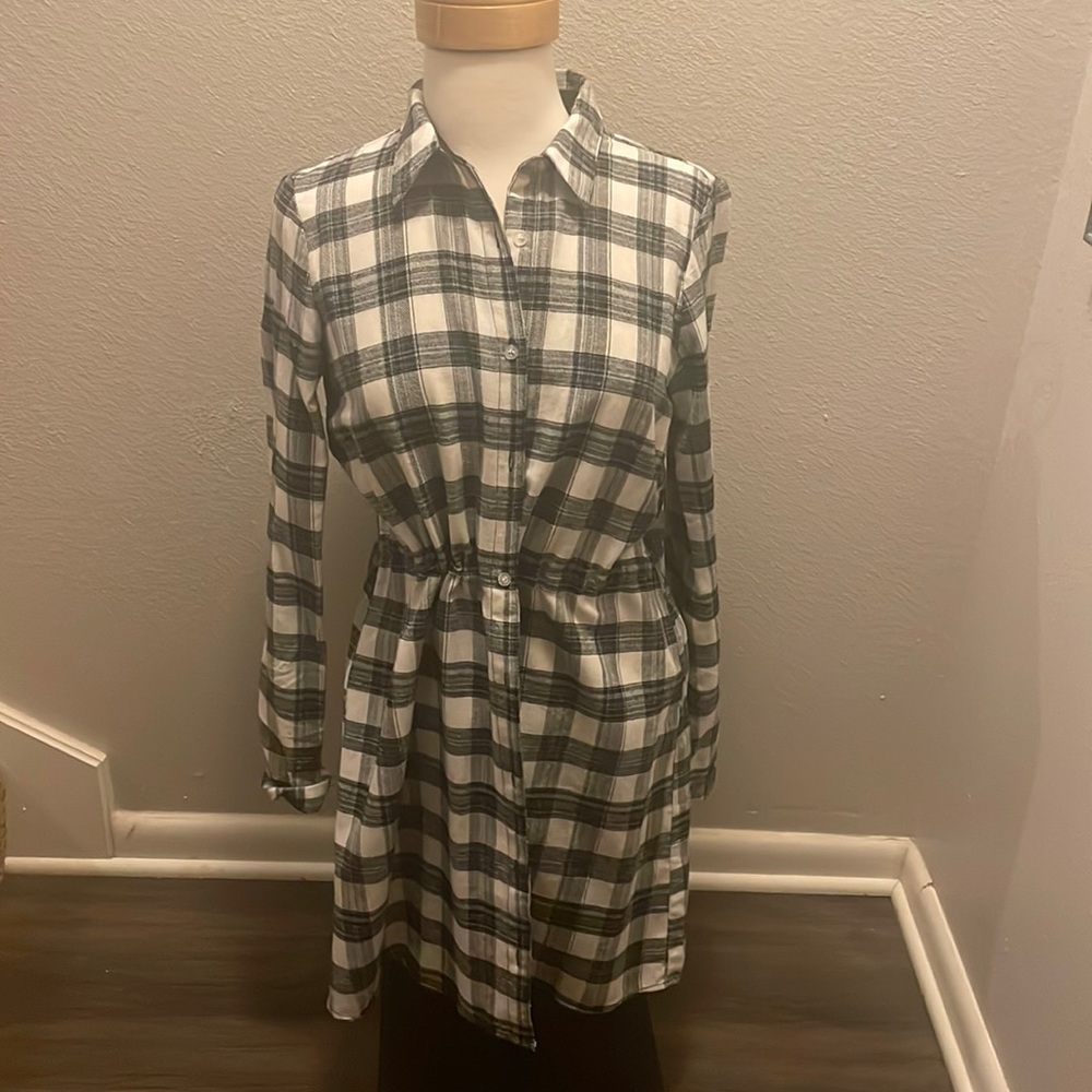 Shirt dress black and white plaid long sleeves